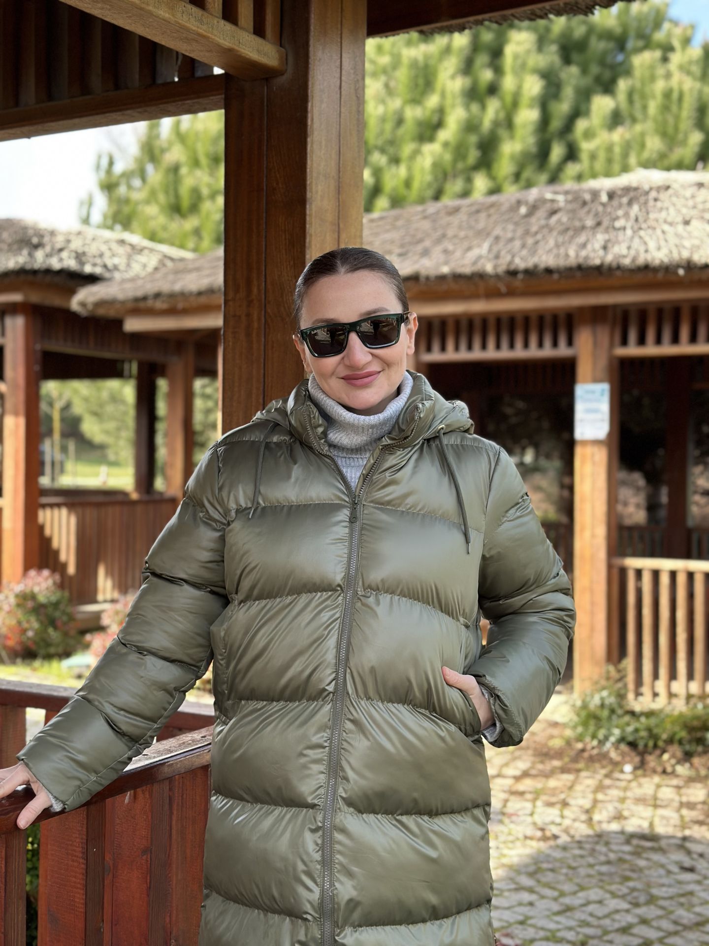 Haki fermuarlı şişme mont