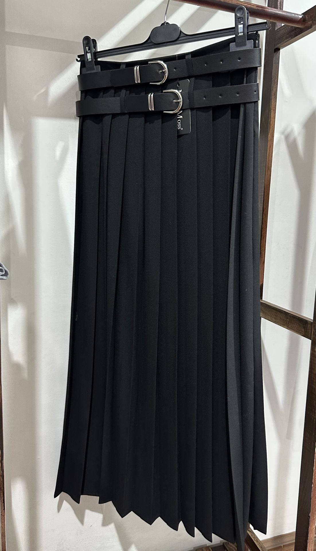 Kemer detaylı pileli etek siyah