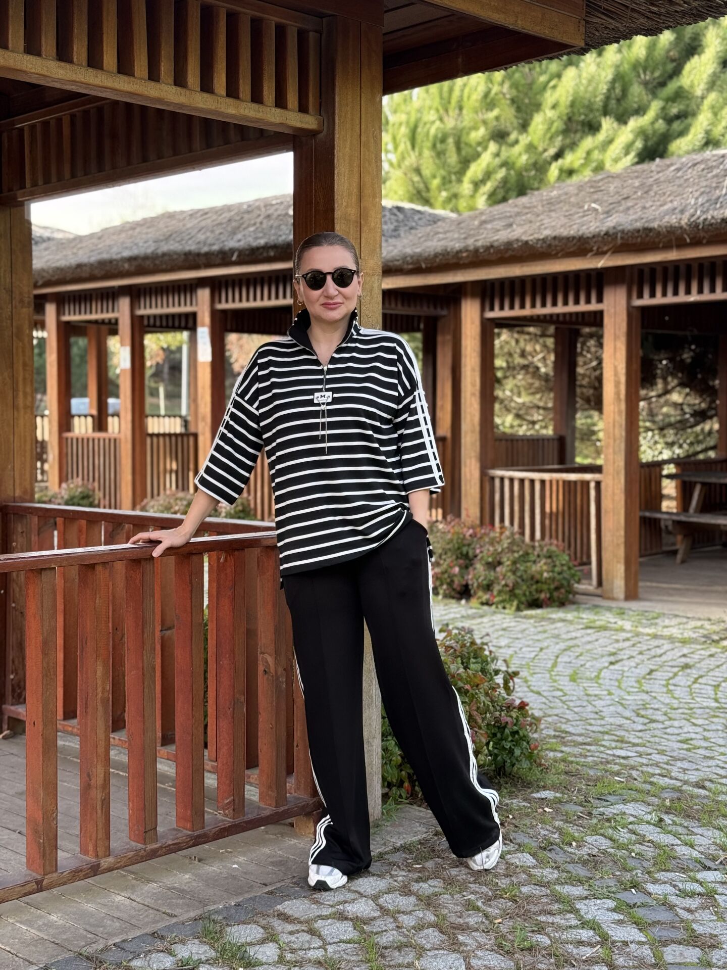 Şeritli Armalı Takım çizgili Siyah