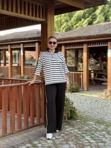 Şeritli Armalı Takım çizgili Beyaz