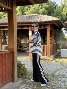 Şeritli Armalı Takım çizgili Beyaz