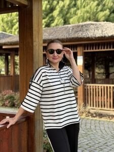 Şeritli Armalı Takım çizgili Beyaz