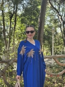 2106 pullu nakışlı viskon elbise saks