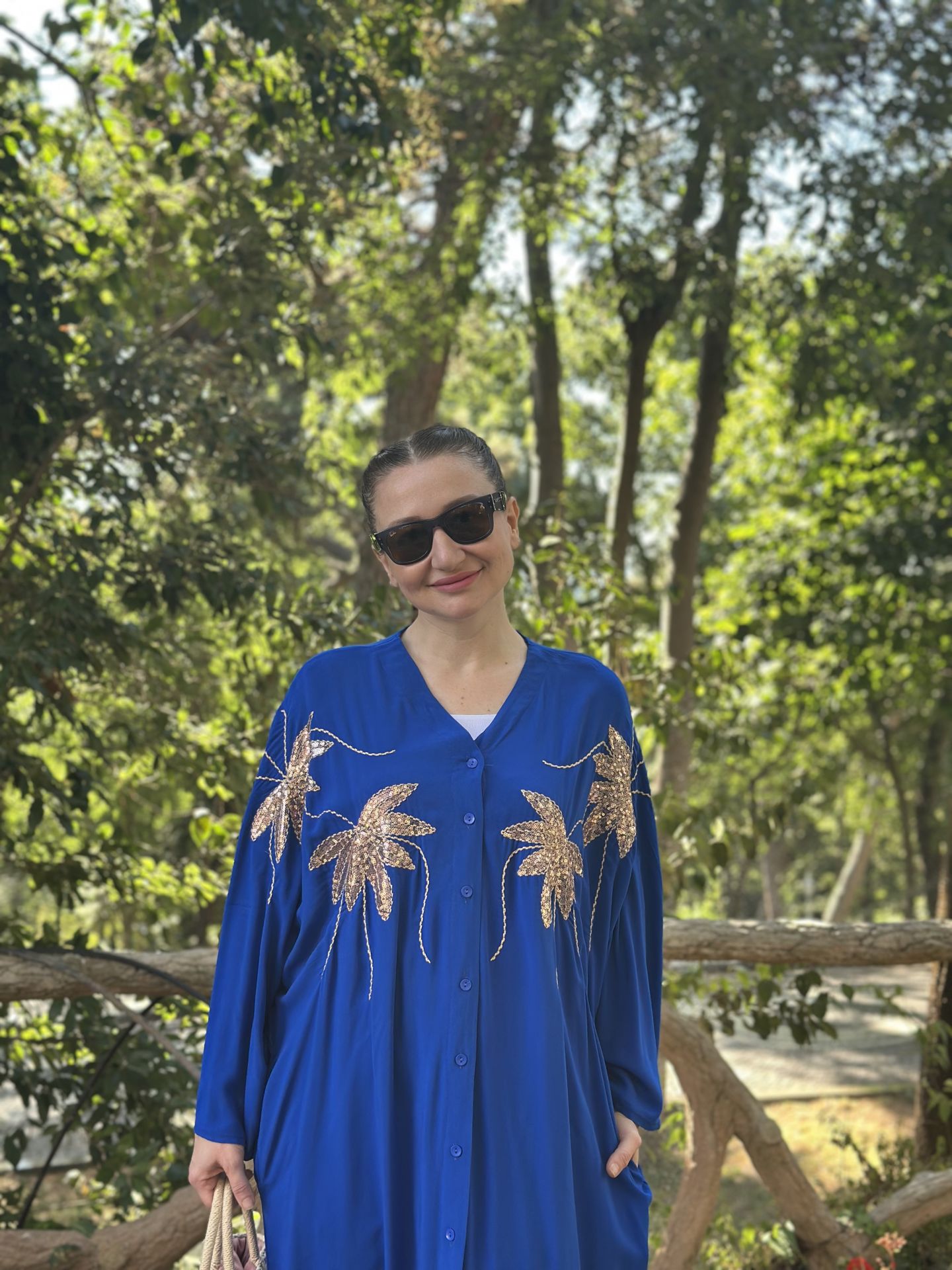 2106 pullu nakışlı viskon elbise saks