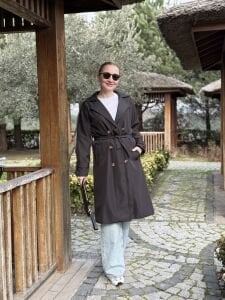 Siyah düğmeli astarlı Trençkot