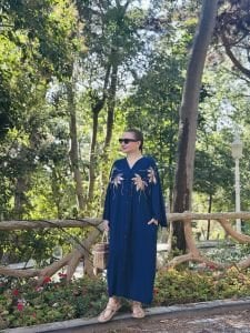 2106 pullu nakışlı viskon elbise lacivert