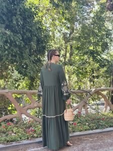 Nakışlı papatya viskon elbise haki