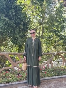 Nakışlı papatya viskon elbise haki