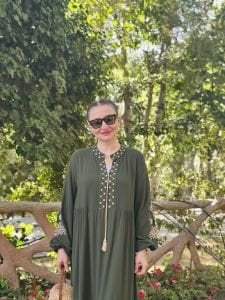 Nakışlı papatya viskon elbise haki