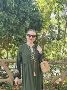 Nakışlı papatya viskon elbise haki