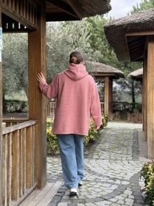 Kapüşonlu kuzu kaşe kaban-ceket PUDRA