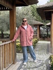 Kapüşonlu kuzu kaşe kaban-ceket PUDRA