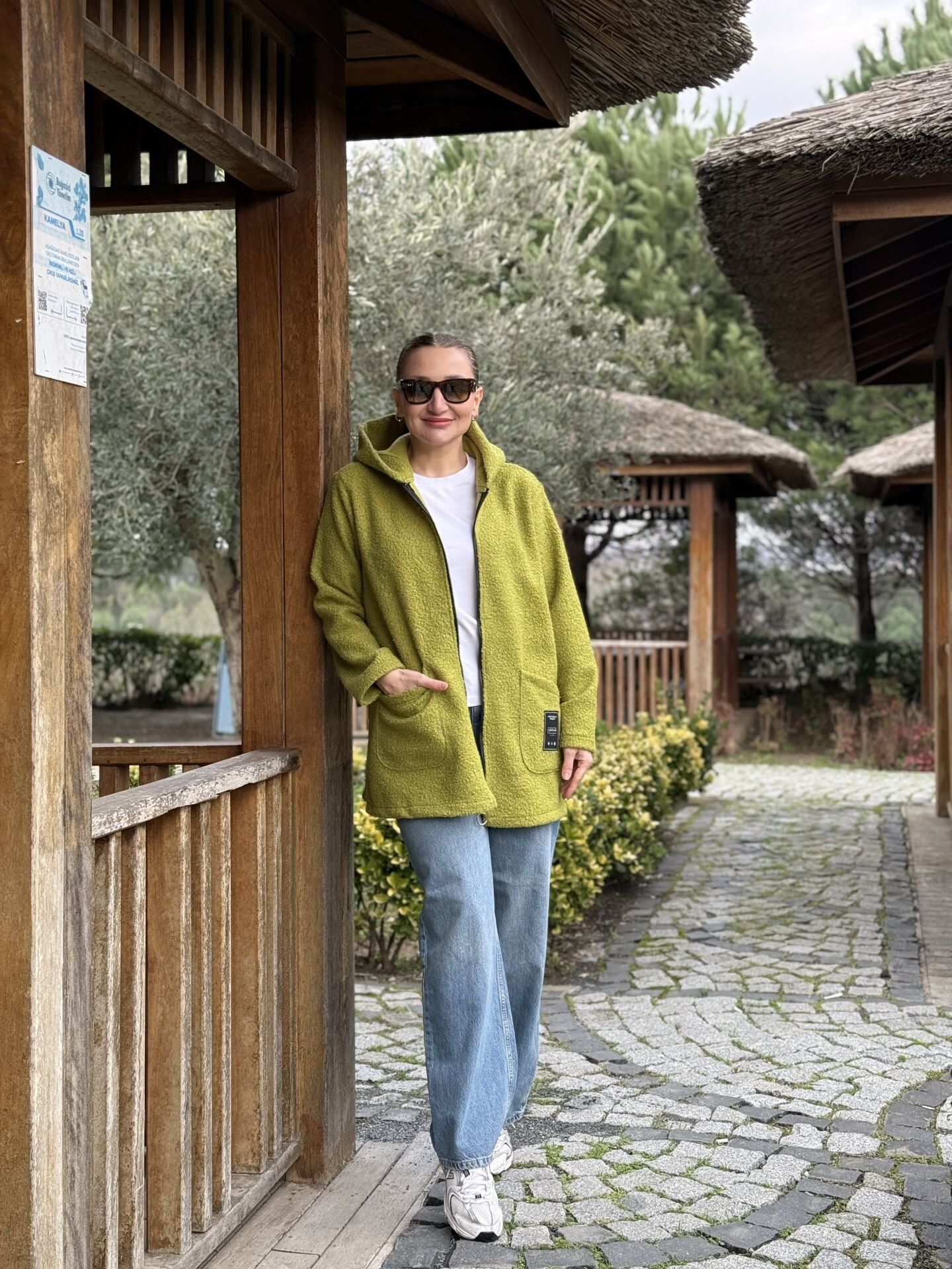 Kapüşonlu kuzu kaşe kaban-ceket Yağyeşili