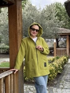 Kapüşonlu kuzu kaşe kaban-ceket Yağyeşili