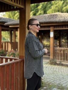 İşlemeli taşlı Kot gömlek Gri