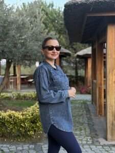 İşlemeli taşlı Kot gömlek K.Mavi