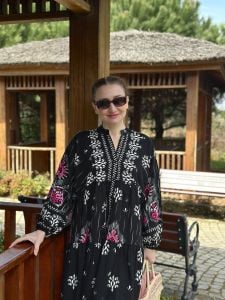 Siyah pembe çiçek Viskon Elbise