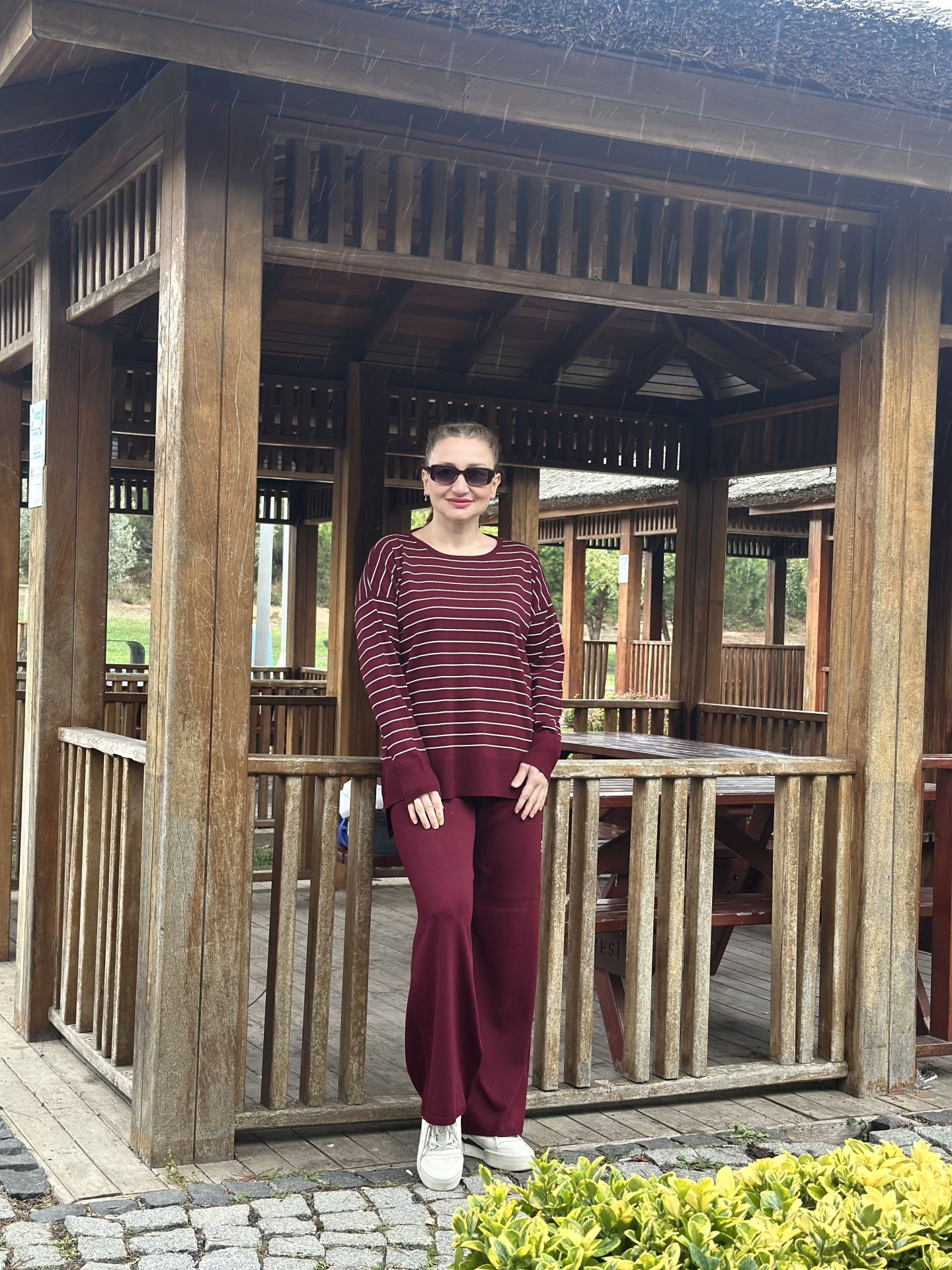 Bordo çizgili triko takım