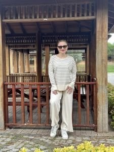 Beyaz çizgili triko takım