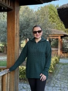 Fermuarlı uzun Saç Örgü  kazak zümrüt