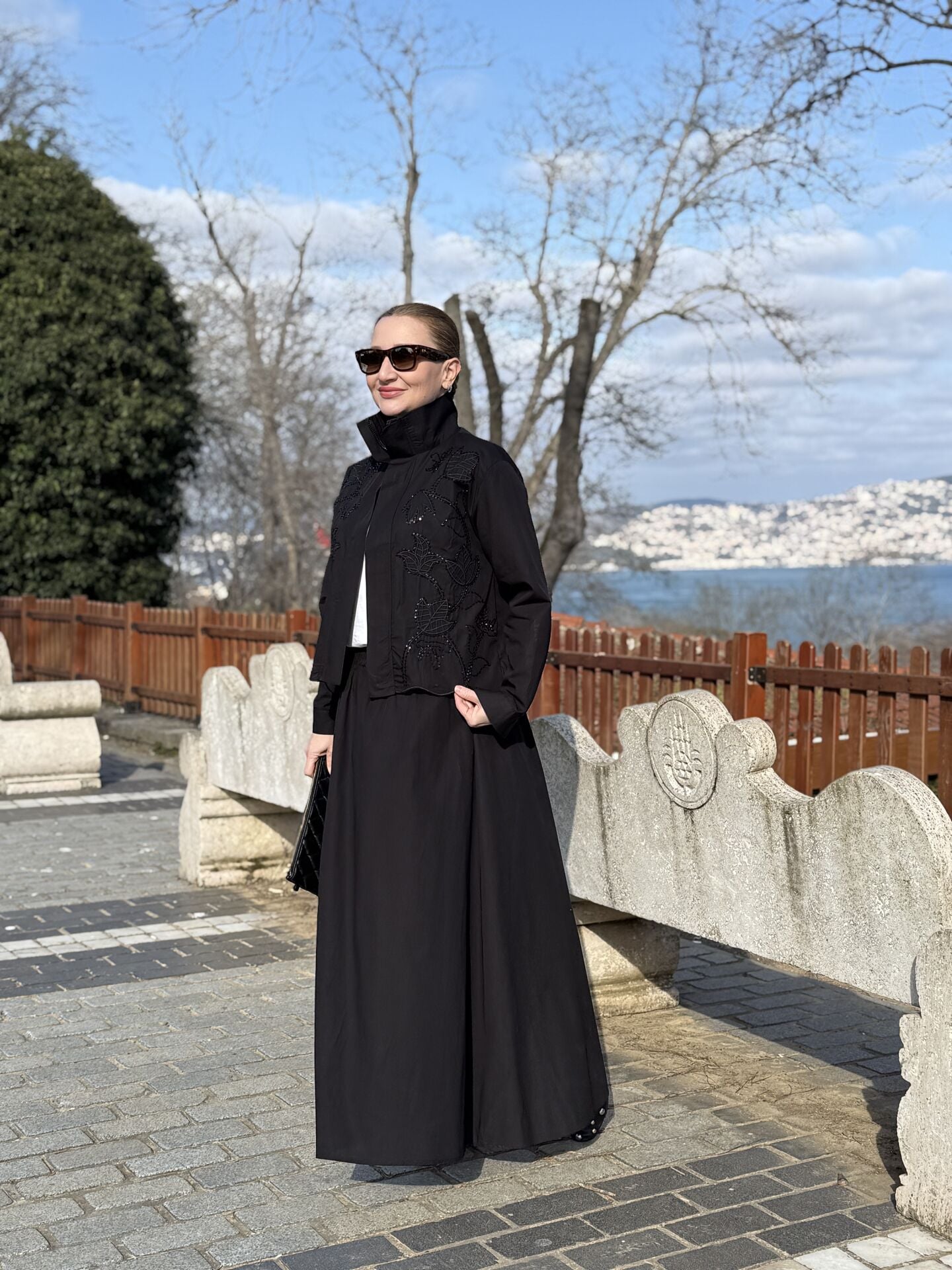 6011 Nakışlı İşlemeli Siyah takım