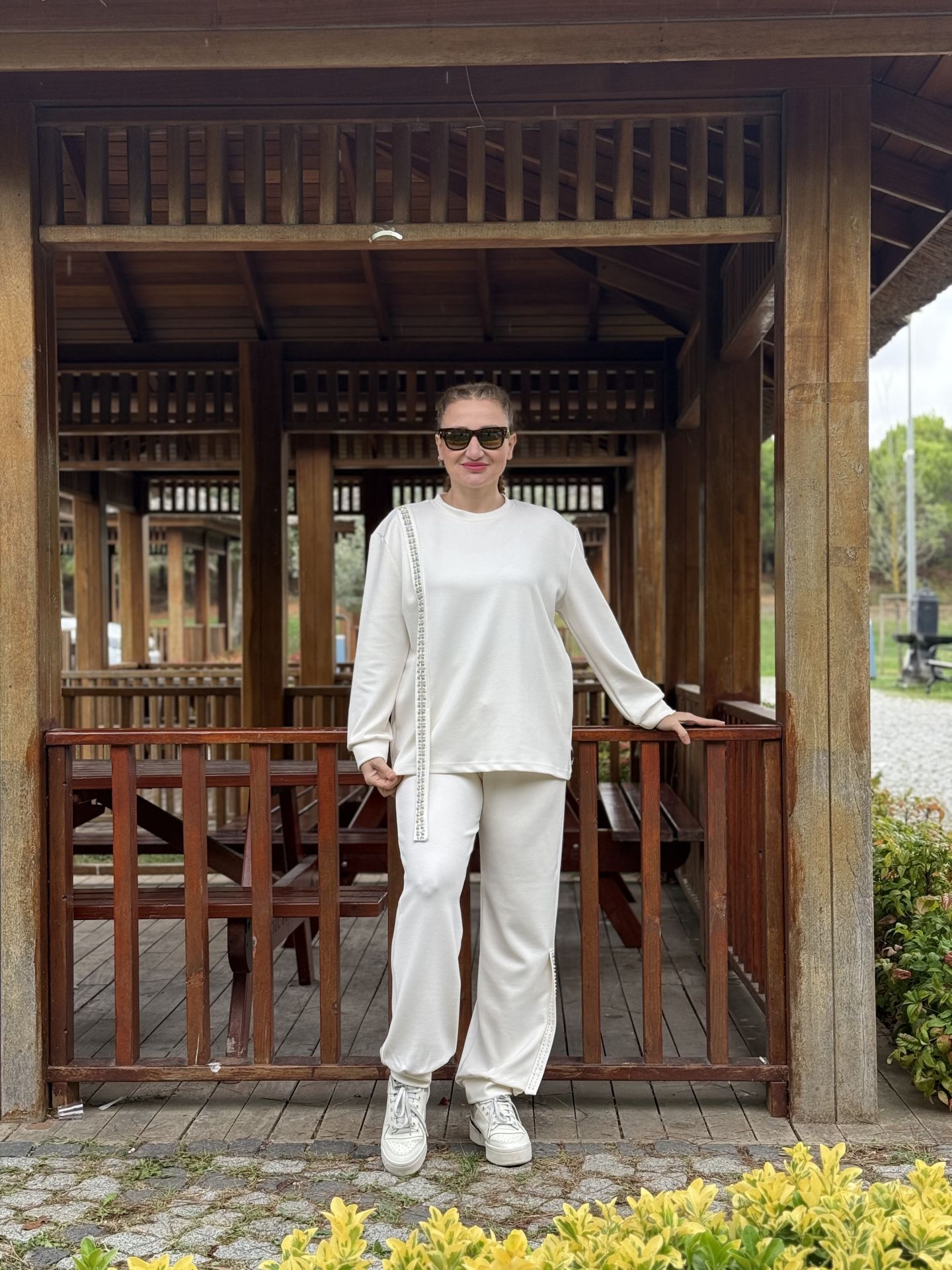 İncili tasarım Oysho takım Beyaz