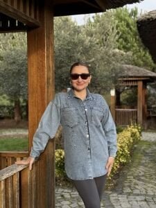 İşlemeli taşlı Kot gömlek A.mavi