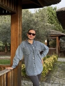 İşlemeli taşlı Kot gömlek A.mavi