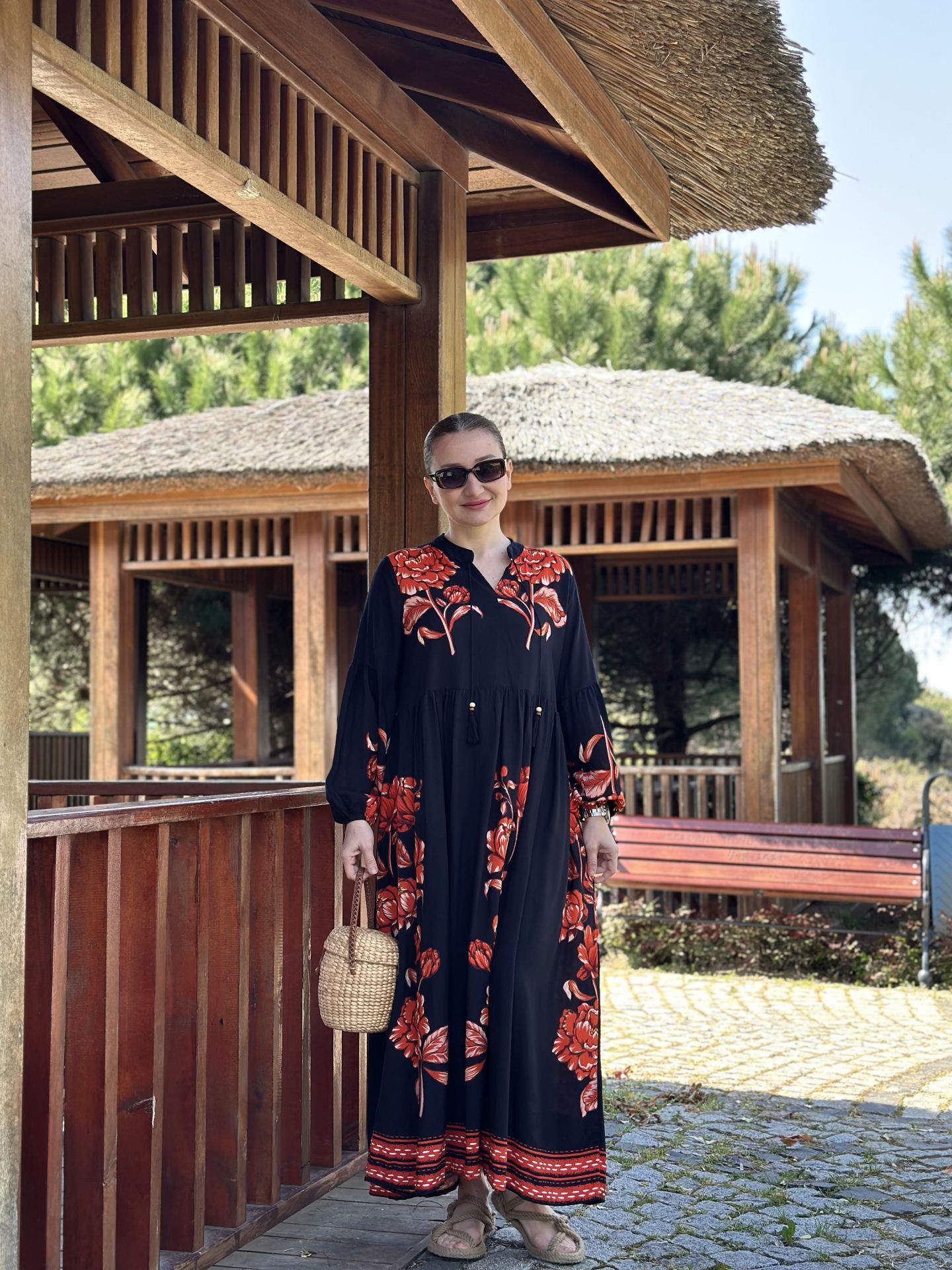 Gülçiçek viskon elbise Siyah