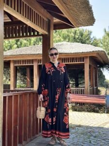 Gülçiçek viskon elbise Siyah