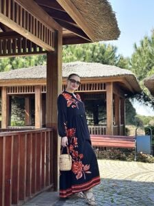 Gülçiçek viskon elbise Siyah