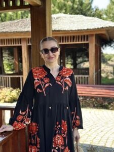 Gülçiçek viskon elbise Siyah