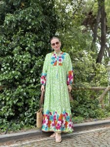 YEŞİL ETEK UCU ÇİÇEK KATLEYA ELBİSE