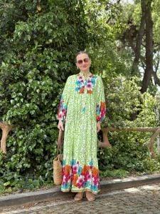 YEŞİL ETEK UCU ÇİÇEK KATLEYA ELBİSE