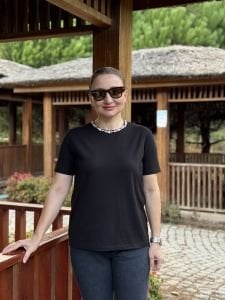 Siyah taşlı Adl tişört