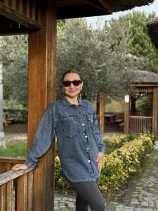 K.Mavi tek cep taşlı Kot gömlek