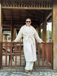 KREM Balıksırtı kuşaklı Kaşe Kaban