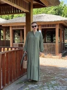 Tensel pamuk kemerli düğmeli elbise haki