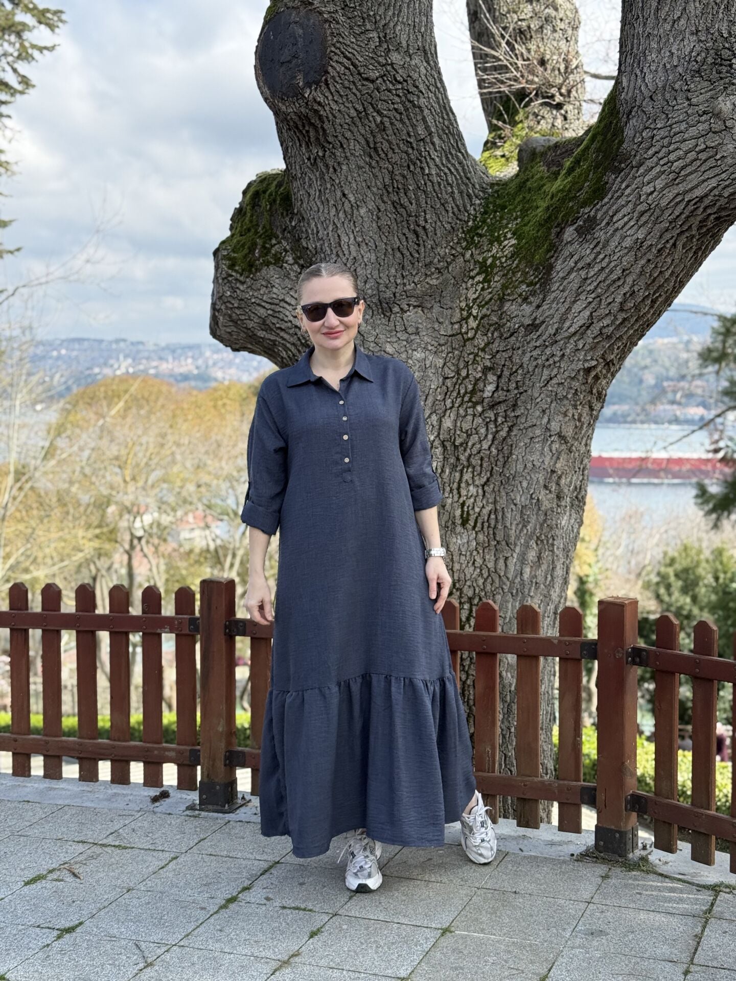 Hera Etek ucu fırfır elbise laci