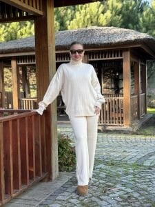 A.krem triko takım balıkçı yaka