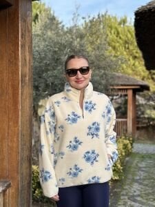 Ekru-mavi çiçek polar