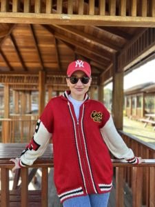 kırmızı fermuarlı hırka