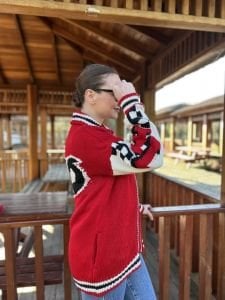 kırmızı fermuarlı hırka