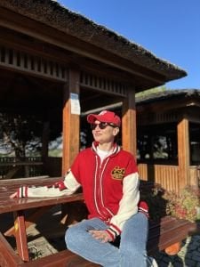 kırmızı fermuarlı hırka