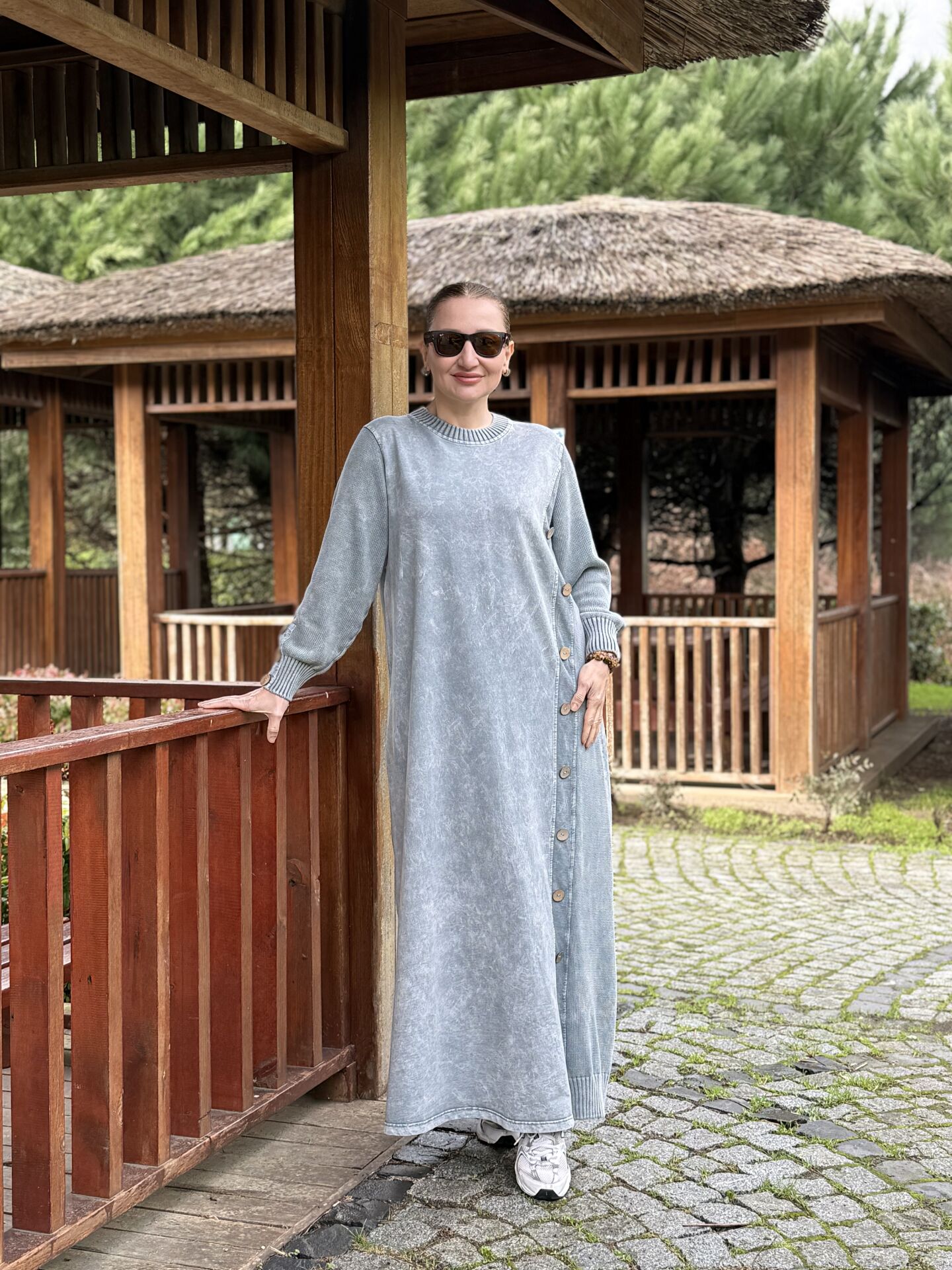 Afili tasarım düğme detaylı elbise gri