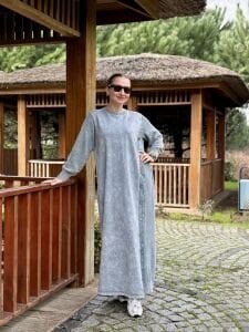 Afili tasarım düğme detaylı elbise gri