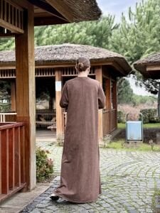 Afili tasarım düğme detaylı elbise kahve