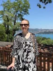 Siyah beli büzmeli viskon elbise