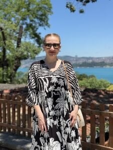 Siyah beli büzmeli viskon elbise