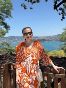 Turuncu beli büzmeli viskon elbise